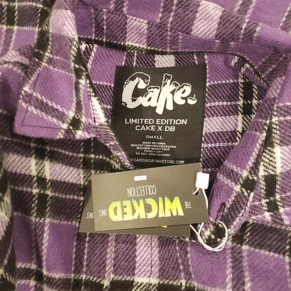 Cakeworthy Disney Haunted Mansion Hitchhiking Ghosts Flannel - Picture 3 of 4